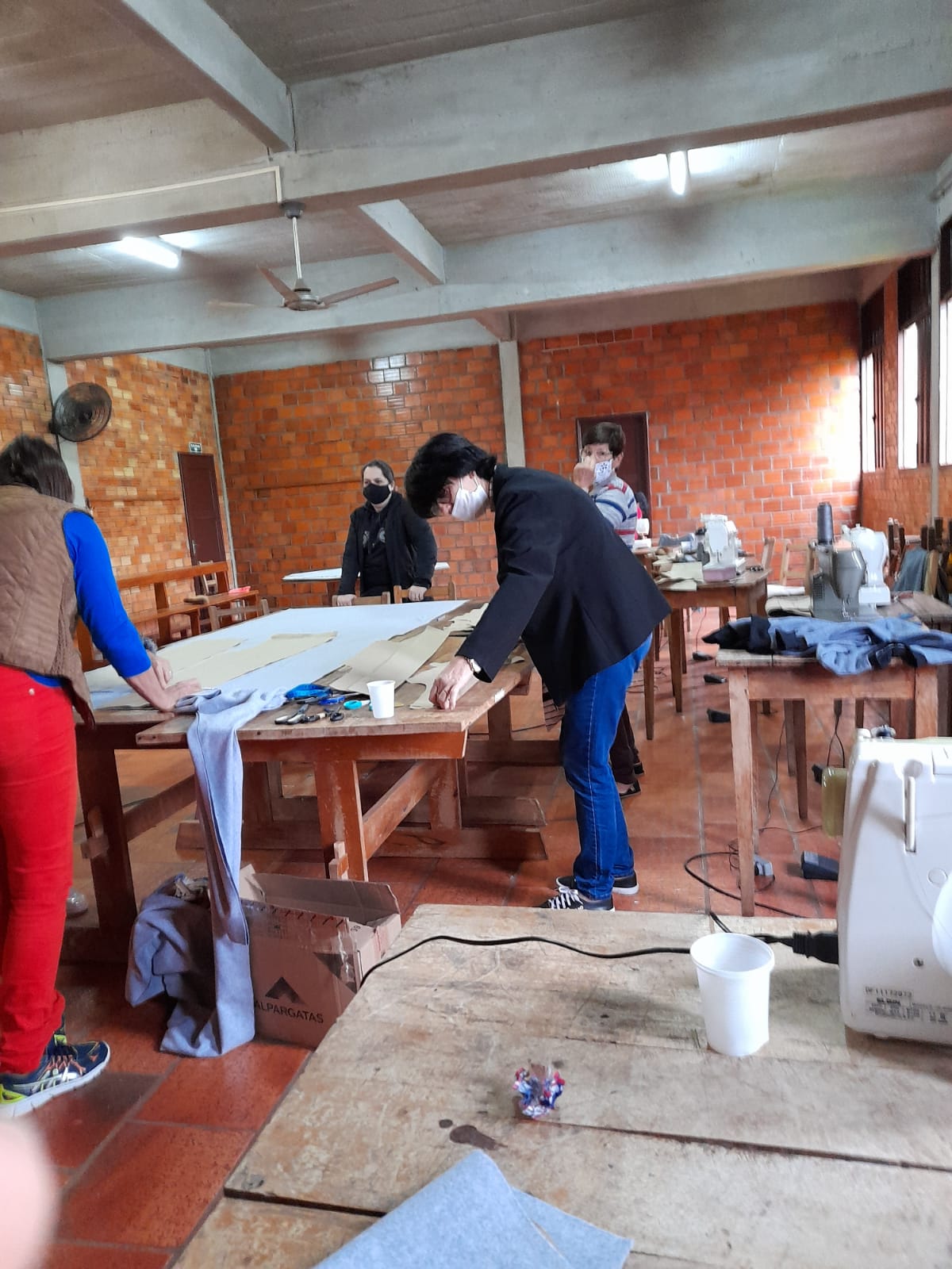 PARCERIA ENTRE SENAR E CRAS BEM VIVER PROMOVE CURSO DE CORTE E COSTURA